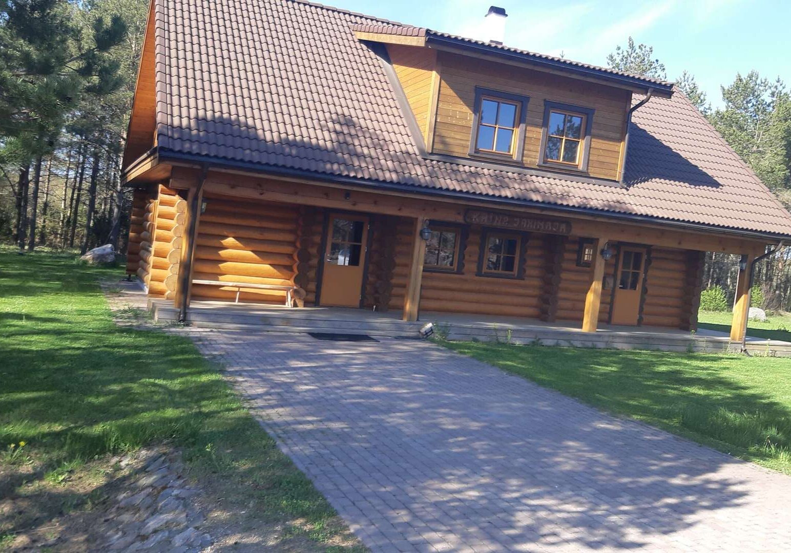 Esi (1)